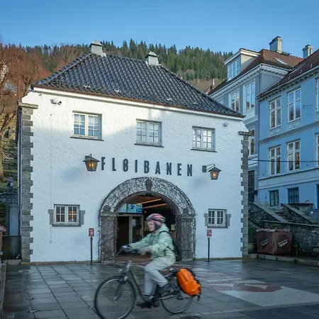 Apartment And Historic 2br - 300m To Bryggen *
