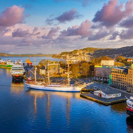 And Historic 2br - 300m To Bryggen Apartment Bergen